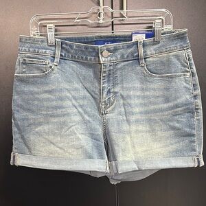 APT.9 Mid Rise Medium wash,short,cuffed shorts, 5 pocket, zip fly,,belt loops